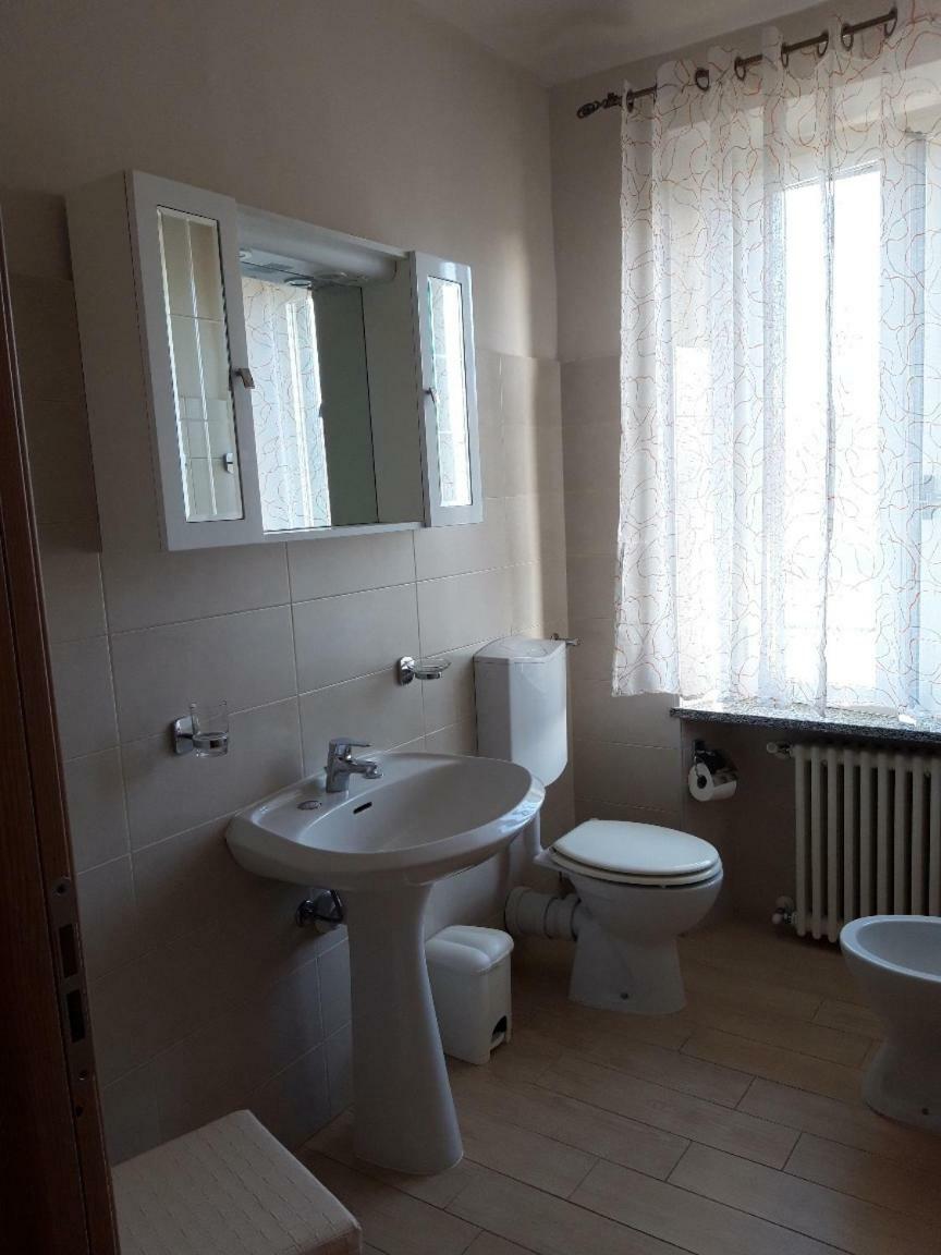 Locanda Della Luna Rossa Calosso Extérieur photo